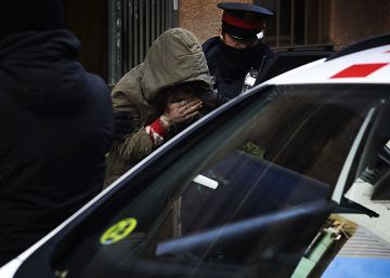 Operación policial contra dos narcopisos en Poble Sec