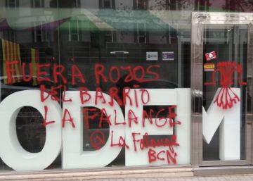 Las sedes de Podem y Barcelona en Comú amanecen con pintadas falangistas