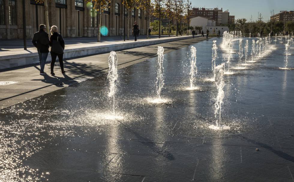 El área del agua, con surtidores y fuentes.