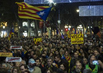 Més de 40.000 persones es manifesten amb l’ANC contra el Consell de Ministres