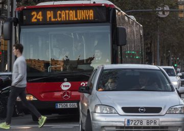El preu del transport cau en 18 municipis de Barcelona