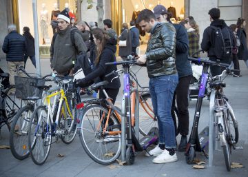 Barcelona declara la guerra al patinet elèctric compartit