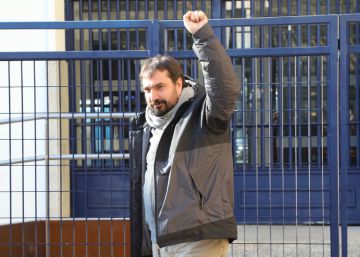 La Policía Nacional detiene a los alcaldes de Celrà y Verges por desorden público