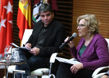 Carmena se toma su fractura de tobillo como una “lección de humildad”