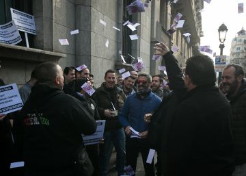 Els taxistes augmenten la tensió per la decisió sobre el reglament contra les VTC
