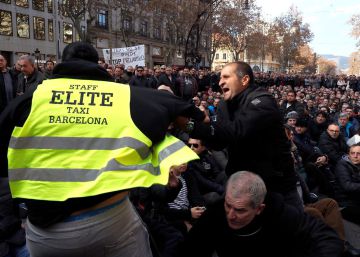Taxistas y los conductores VTC mantienen sus protestas pese a la oferta del Govern