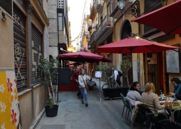 Los vecinos de Valencia se plantan con las terrazas y los pisos turísticos