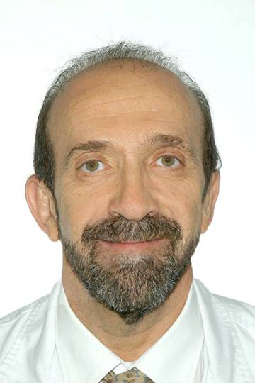El doctor Santiago Moreno Guillén.