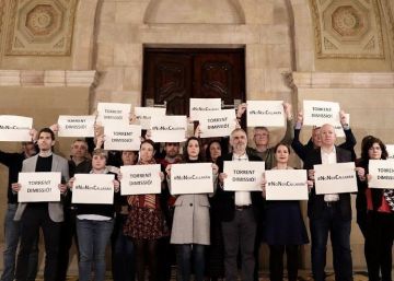 Arrimadas pide la dimisión de Torrent por “cerrar” el Parlament