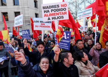 Primera gran manifestación de chinos en Madrid: “Llevo meses sin poder sacar mi dinero”