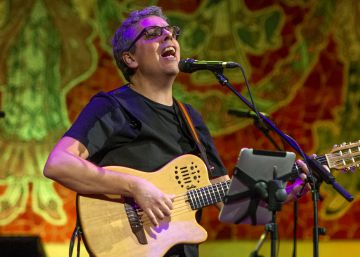 Pedro Guerra contagia optimismo
en el Palau de la Música