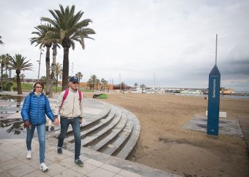 Los Mossos investigan la muerte de una mujer en la playa en Barcelona