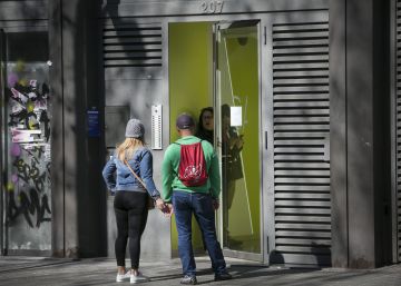 Colau tanca 3.000 pisos turístics il·legals