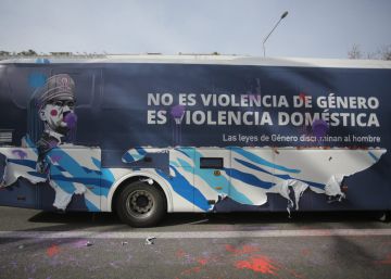 El jutge rebutja immobilitzar l’autobús d’Hazte Oír contra les lleis de violència masclista