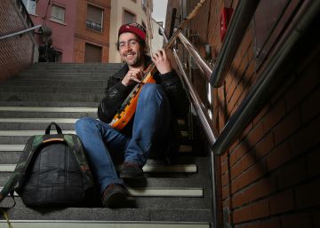 “Los que más te ayudan son los curritos que cogen el Metro cada día”