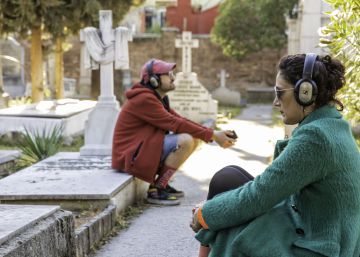 Transeúntes dirigidos por una voz robótica