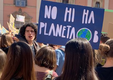 La protesta del 15-M Climático brota en Valencia