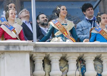Ábalos alerta del tripartito de derechas y Casado promete nueva financiación