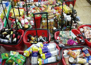 Denuncien un supermercat per tenir 1.900 productes en mal estat