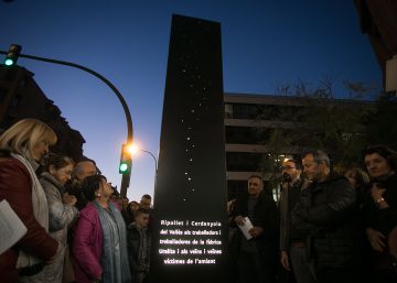 Un monòlit recorda les víctimes de l’amiant a Cerdanyola i Ripollet