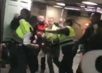 Renfe aparta diversos vigilants de seguretat per una pallissa a un passatger sense bitllet a la plaça Catalunya