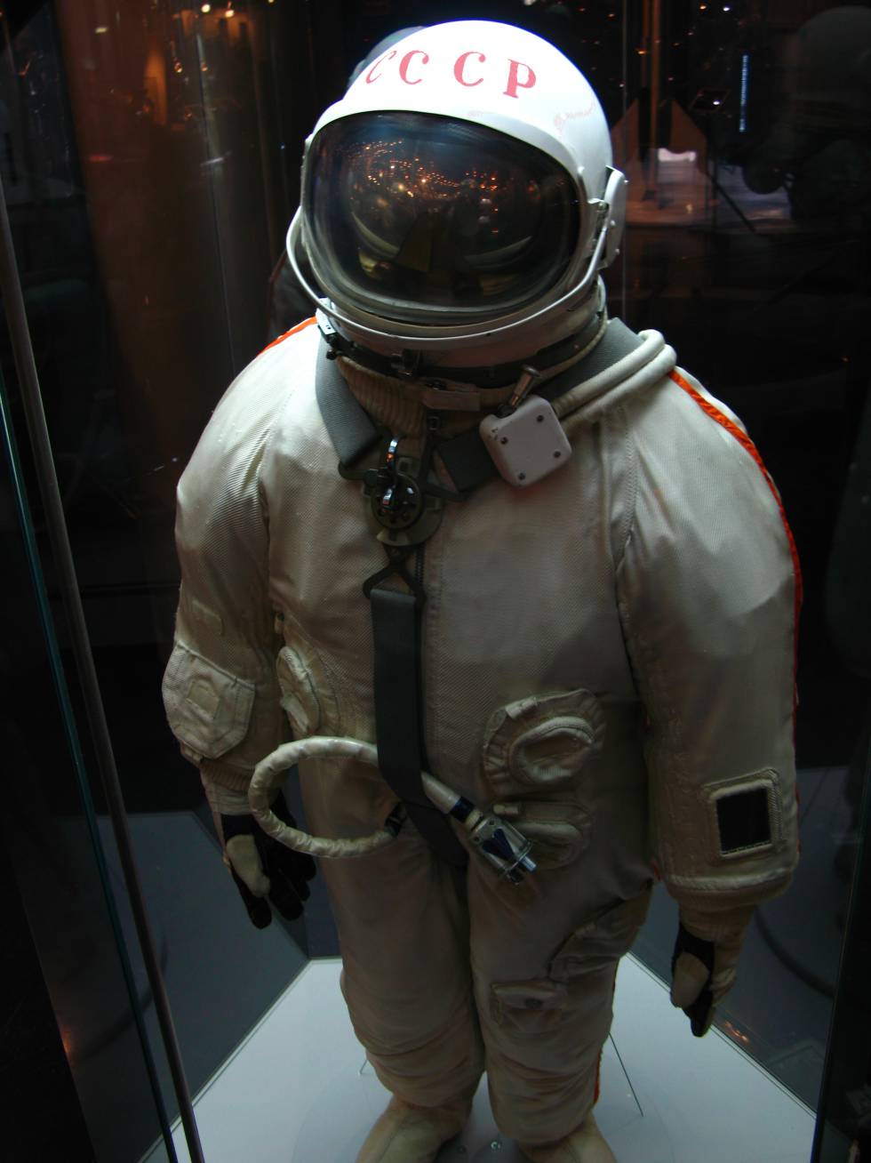 Vestit clàssic de cosmonauta de la URSS dels anys del principi de la carrera espacial.