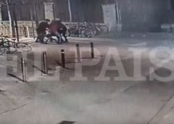 Les imatges d’un robatori amb violència mostren com actuen les bandes de lladres al Raval