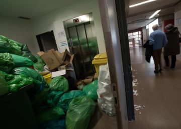 Las limpiadoras del Clínico inician una huelga indefinida