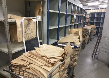El archivo de historias clínicas del Gregorio Marañón lleva tres meses con el techo roto