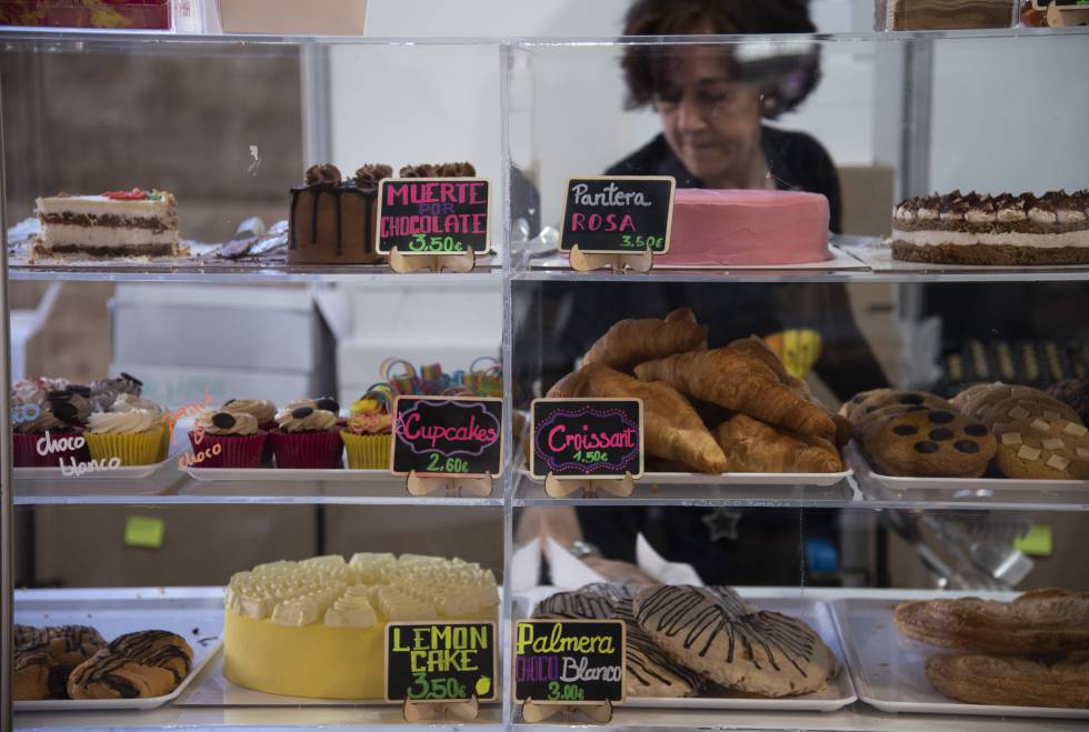 Bollos expuestos a la venta en el estand madrileño de repostería Freedom Cakes.