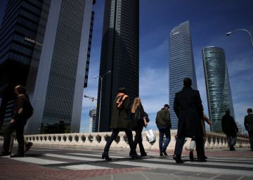 Una falsa amenaza de bomba obliga a desalojar a un millar de trabajadores en Torre Espacio