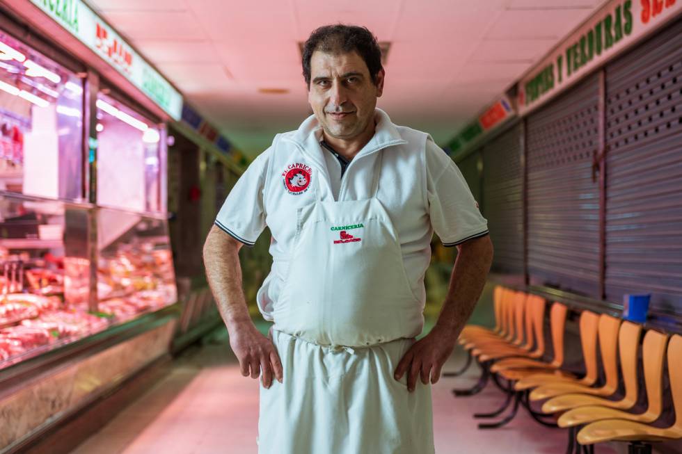 Ángel Delgado, 51 años carnicero en el mercado de la Eliparn