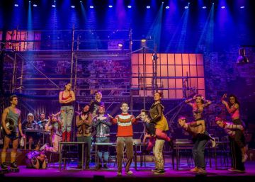 La energía del musical ‘Rent’ llena de pasión el Condal