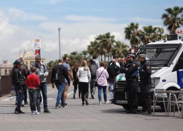 La Guàrdia Urbana evita que s’instal·li venda ambulant a la zona de Colom
