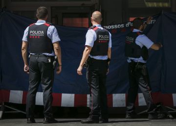Un hombre degüella a un vecino de Figueres después de perseguir a una mujer con un cuchillo