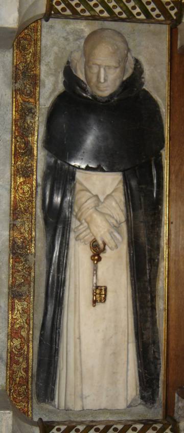 Sepulcro de Ramon de Penyafort, con el busto romano del siglo III.