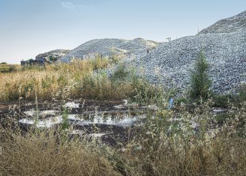 80.000 toneladas de residuos de vidrio se acumulan en una empresa ambiental (y contaminante)