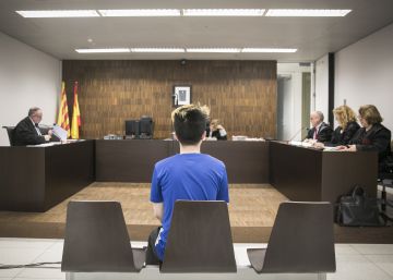 El ‘youtuber’ que va humiliar un captaire al·lega que era “fent conya”