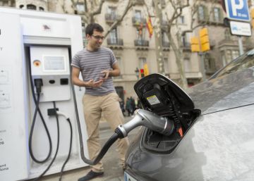 La Generalitat subvencionará con hasta 6.000 euros la compra de un coche eléctrico