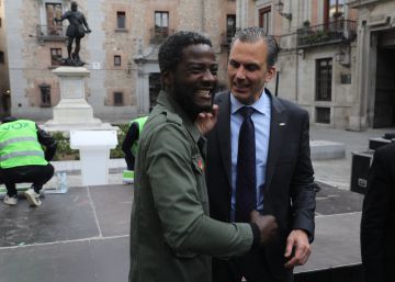 El camerunés Bertrand, estrella en los mítines de Vox