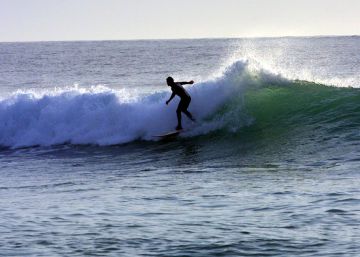 Muere ahogado un surfista en una playa de Porto do Son