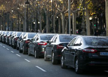 El TSJC suspèn la norma que obliga a precontratar amb una hora d’antelació els serveis VTC
