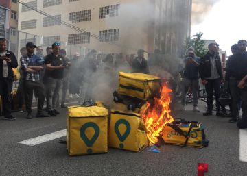 Protestes per la mort d’un repartidor de Glovo atropellat a Barcelona