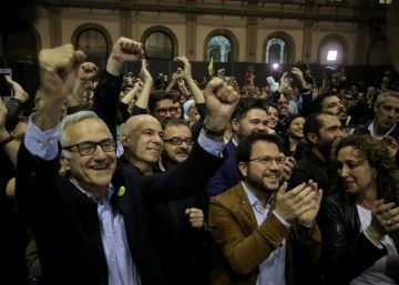 ERC pren el relleu a CiU com a primera força municipal a Catalunya