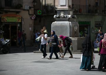 Colau arrasa a la zona zero dels narcopisos