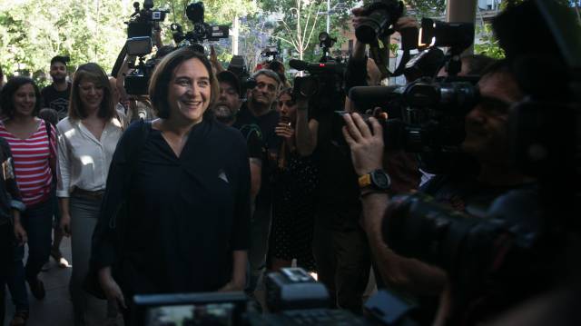 Las bases de Colau avalan masivamente que repita como alcaldesa de Barcelona
