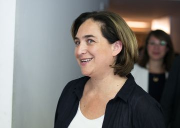 Las bases de Colau avalan que siga en la alcaldía con el PSC y los votos de Valls