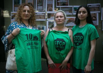La PAH protesta por las condiciones de realojo de familias en pensiones