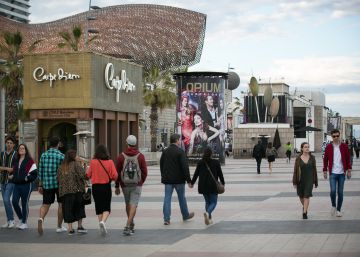 Les ‘discos’ de la Barceloneta, obertes tot i el final de la concessió