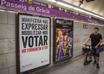 Colau tolera publicitat independentista al metro i al bus de Barcelona